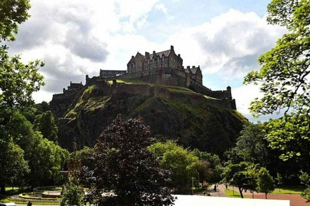 How to Get Around Edinburgh