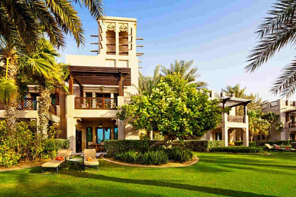 hotel cabana
