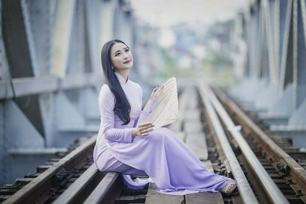How To Style Your Hair With A Purple Prom Dress